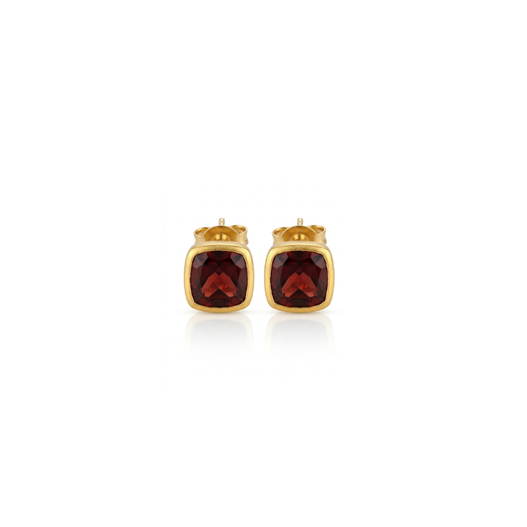 Elsie | Garnet | Studs