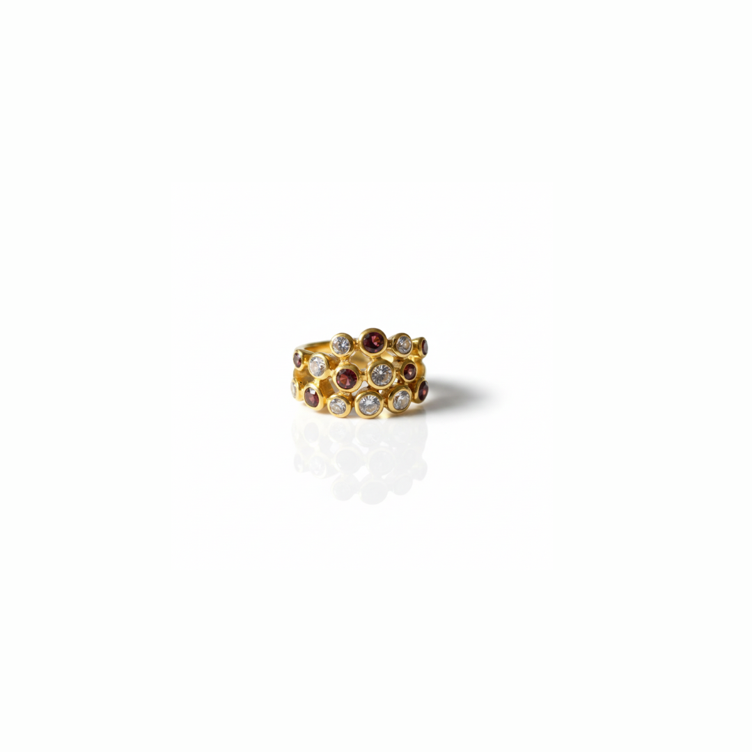 Love Circle | Garnet & Cubic Zirconia | Ring