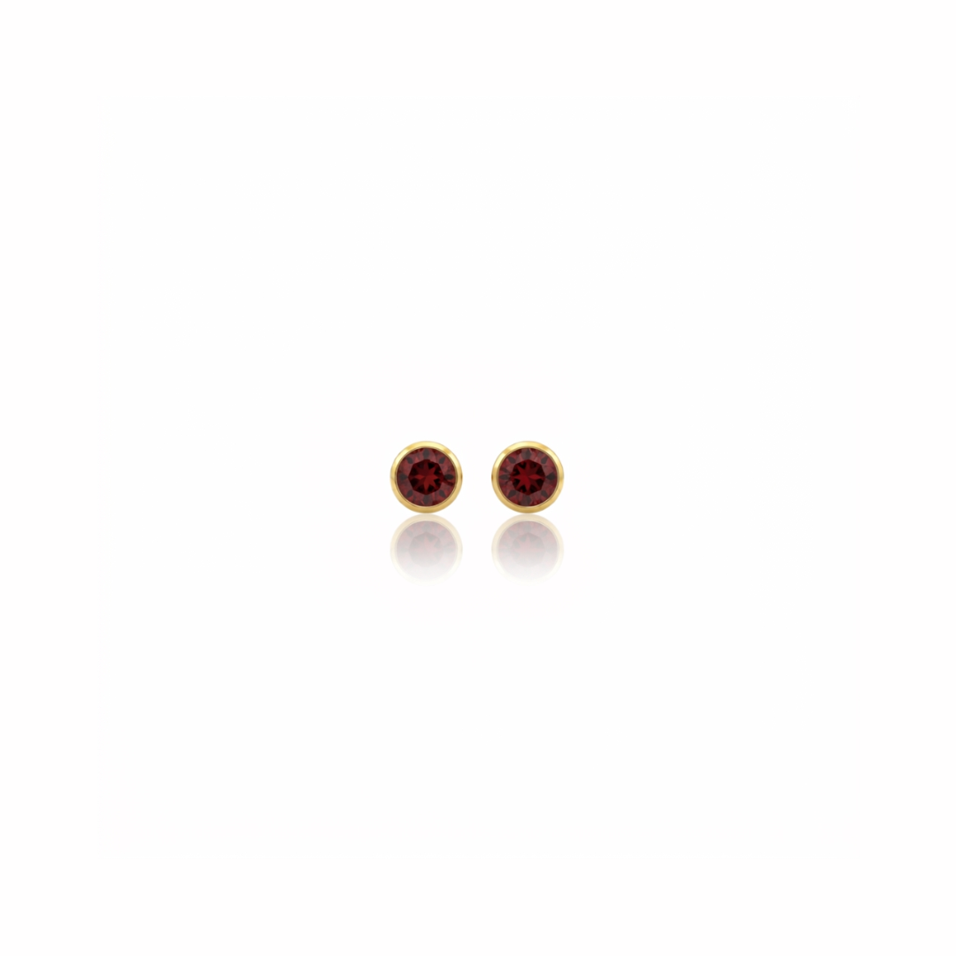 Maya | Garnet | Studs