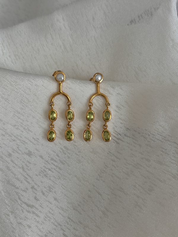 Iris | Cultured Pearl & Natural Peridot | Earrings