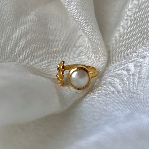 Reva | Swiss Blue Topaz & Pearl | Ring - Image 3